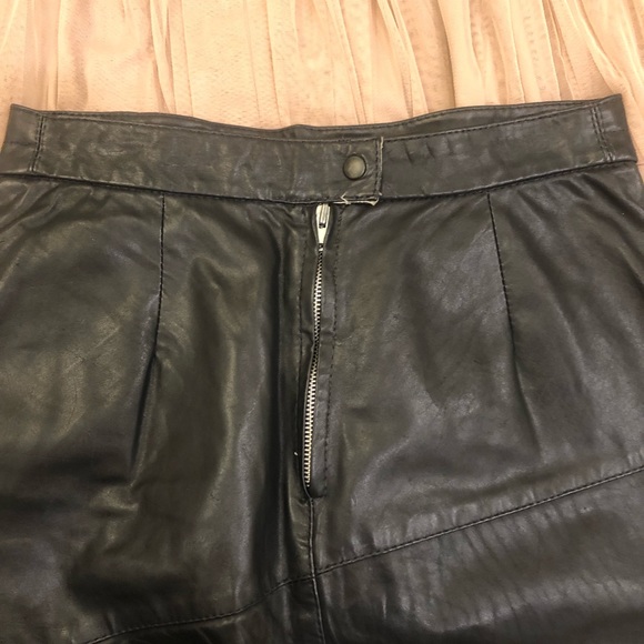 Vintage leather European high-waisted skirt, small - Picture 6 of 11